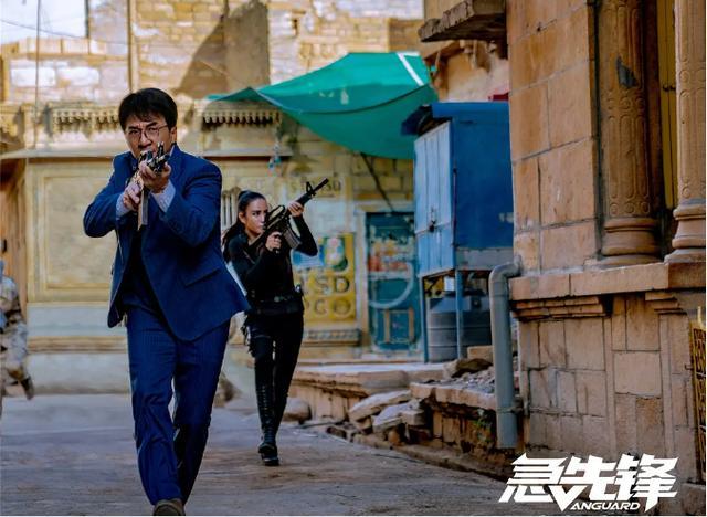 成龙|成龙电影《急先锋》：大哥骨子里的幽默永远都在