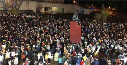 四川美术学院|肖战粉丝是与他有仇吗？川美门口大量粉丝庆生，满墙被乱涂乱画