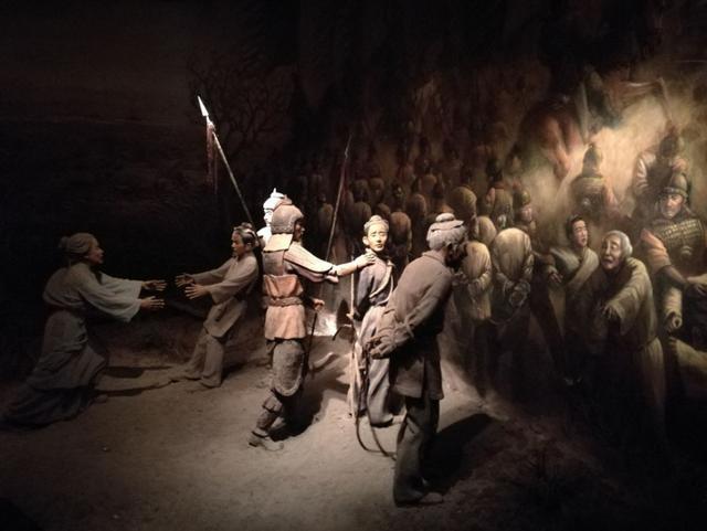 我们说是抓壮丁,其实不对,这简直是有活人就抓,无分别抓人,否则老头子