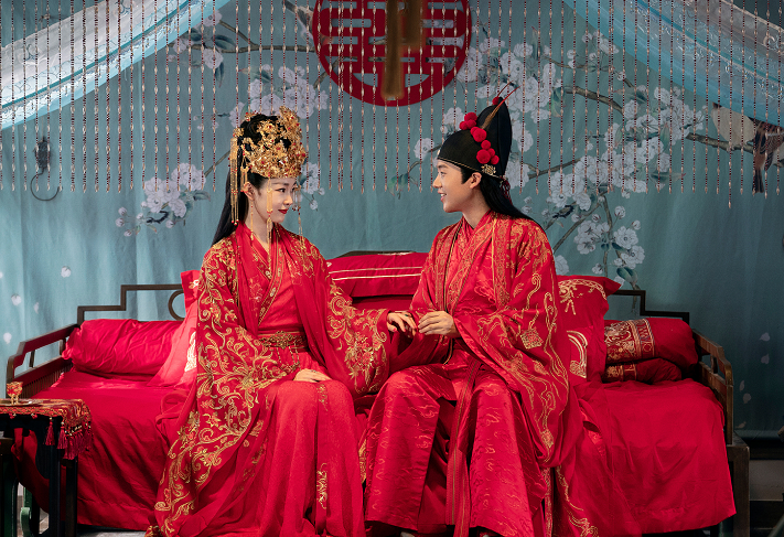 郭麒麟|郭麒麟宋轶《赘婿》杀青，原著粉立下Flag，拍好了当导演一辈子粉