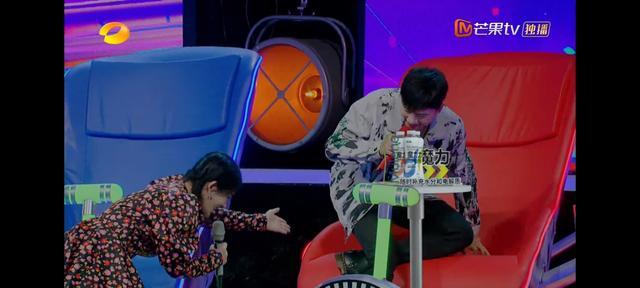 张杰|张杰参加谢娜的综艺，湖南卫视给他的标签引争议：是吹牛还是事实