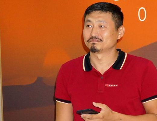 战卫华演亮剑一炮而红为母亲成为军人专业户
