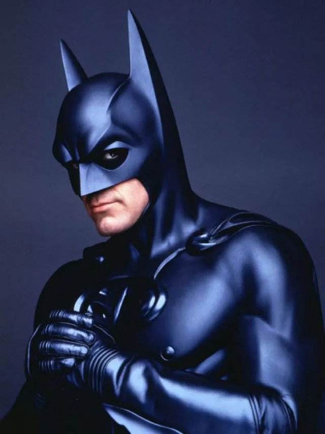 看诺兰是怎么把"市场毒瘤"蝙蝠侠拉回好莱坞一线电影的