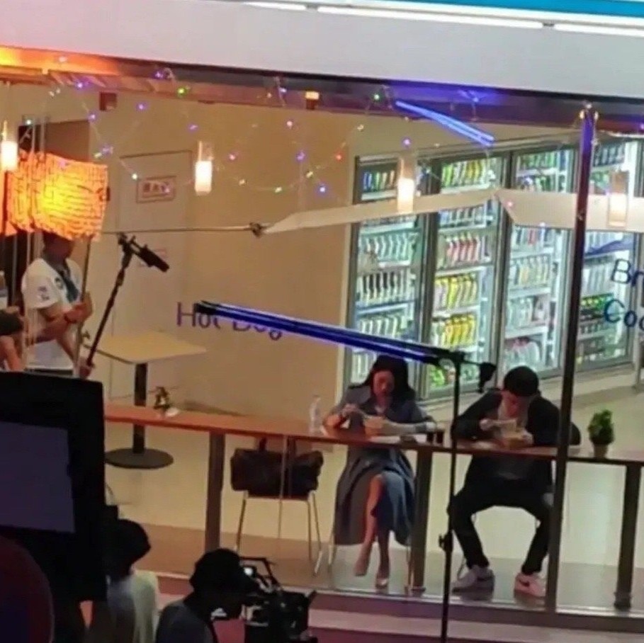 迷雾剧场|赵丽颖搭档喜剧大神上演《谁是凶手》，迷雾剧场升级，你眼中究竟谁是反派？