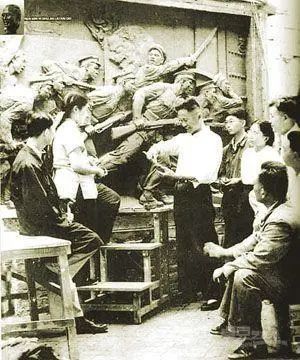 人民英雄纪念碑|人民英雄纪念碑上所有花纹，全部出自林徽因之手！