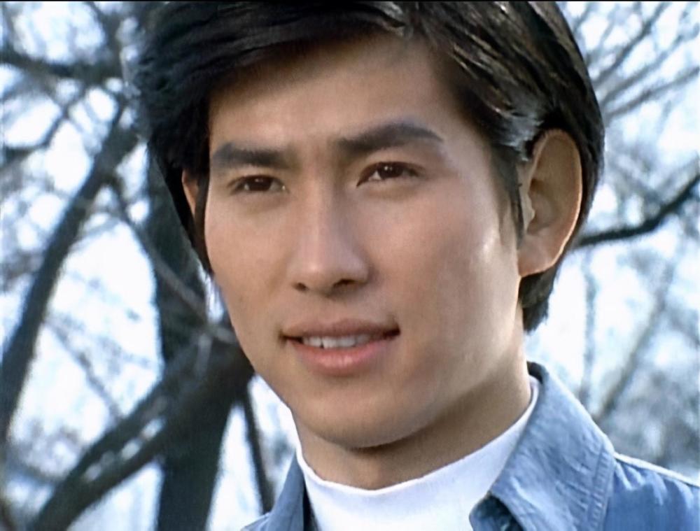 奥特曼昭和奥里究竟谁才是最惨的人间体有一种孤独叫雷欧