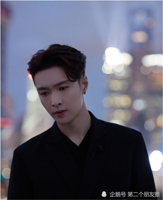 张艺兴|张艺兴29岁生日快乐：零点祝福，需要你来点亮！