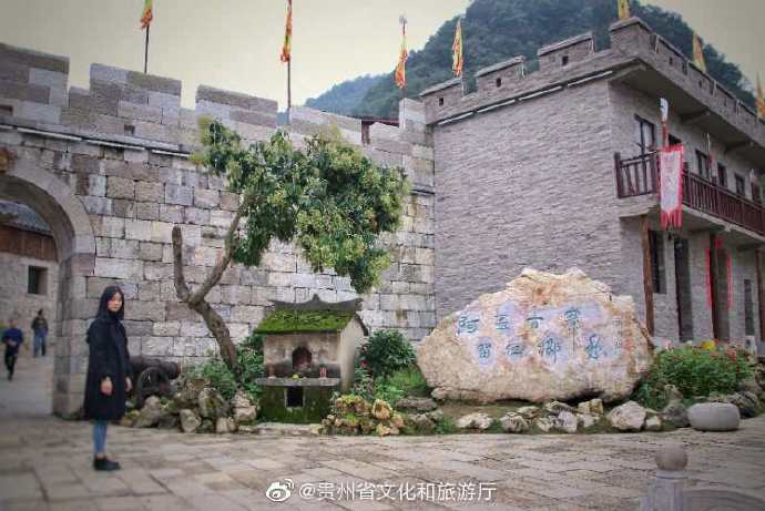 走进乡愁阿歪寨神秘藤甲谷