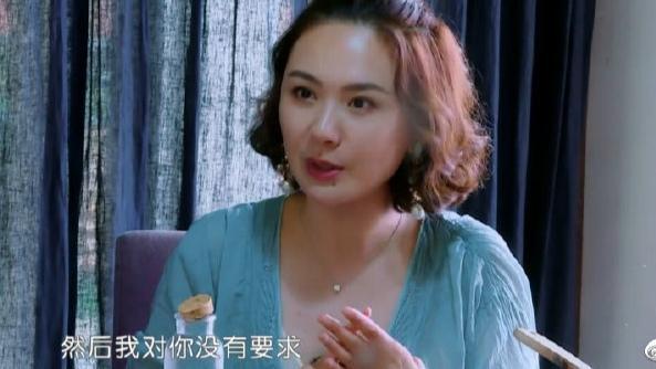 郭晓东|郭晓东晒回村干农活视频，和村民一起下地，姿势专业超卖力