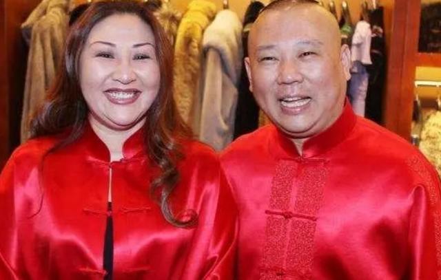 德云社|德云社收入暴涨，郭德纲保守身价得50亿？网友：都是他老婆王惠的