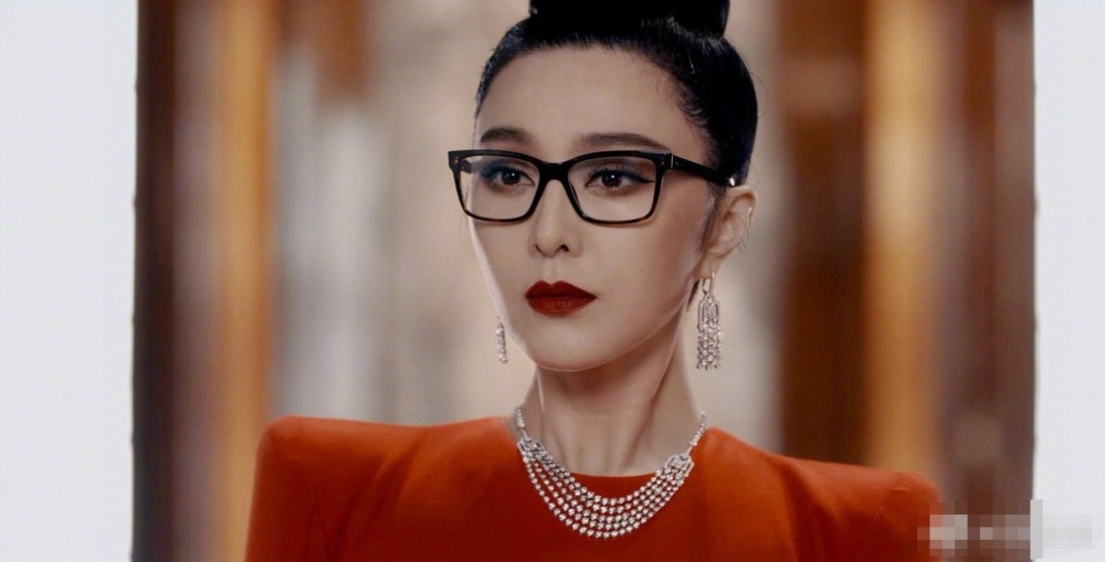 范冰冰|即将复出！范冰冰电影《355》正式定档发布，海报国旗背景却引争议！