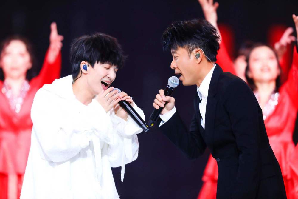 我们的歌2|《我们的歌2》开始录制，张艺兴、王源加盟，肖战有可能会回归