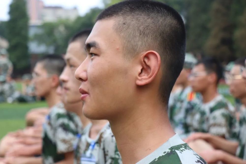 军训大比拼最燃最飒迷彩青春热血来袭湖南理工学院快来接力