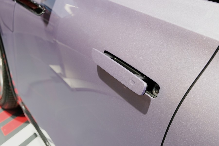 全尺寸suv|首款纯电动全尺寸SUV 北京车展实拍红旗E-HS9