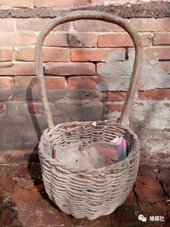 雄安记忆小时候经常背的筐头