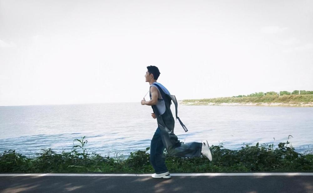 肖战|肖战粉丝应援被嘲，生日祝福略显冷清，边江道歉疑蹭热度