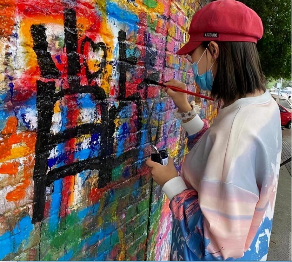 肖战|肖战粉丝应援被嘲，生日祝福略显冷清，边江道歉疑蹭热度