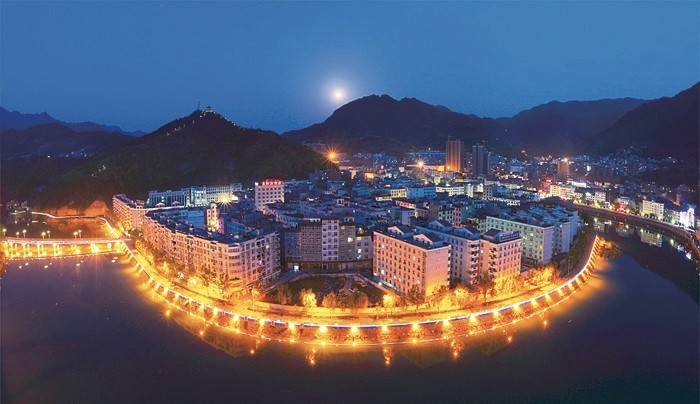 陕西安康岚皋县一个镇,位于南宫山西麓,建镇时间仅4年_腾讯新闻