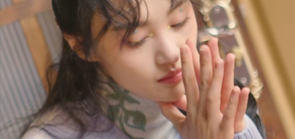 郑爽|郑爽发文：要换不过来啦，蒙被窝似偷笑