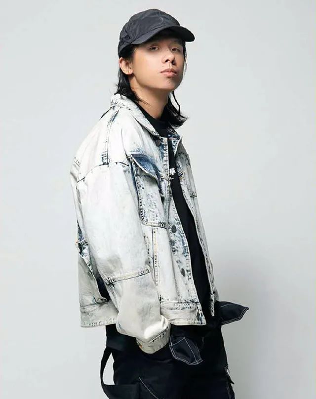 说唱歌手法老发文澄清与17岁女友恋爱出轨一事女友马上不淡定了