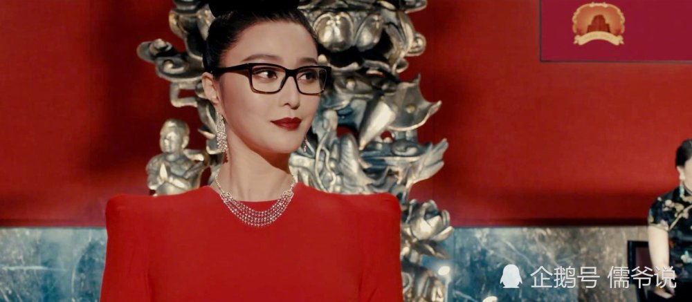 范冰冰|范冰冰海报用国旗惹争议，但她并非首例，吴京用国旗创造票房神话