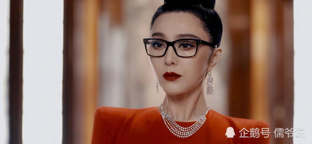 范冰冰|范冰冰海报用国旗惹争议，但她并非首例，吴京用国旗创造票房神话