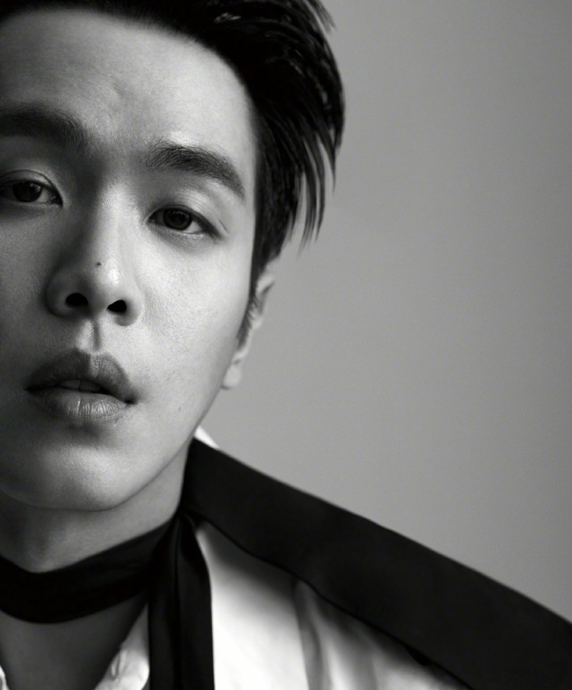 张若昀|张若昀手持棉花糖，发文：起飞了。看完评论，才明白他的意思，他也太有爱了