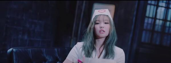 jennie性感护士服引争议医护群体发声明表示不满yg终于回应了