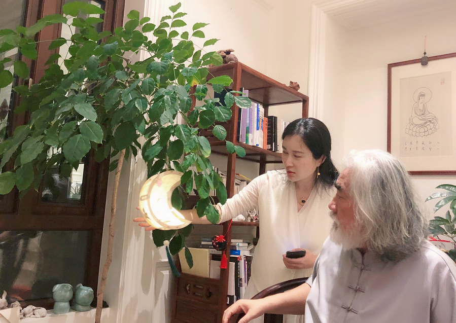 张纪中|张纪中小31岁娇妻深夜回应再婚质疑：人生唯真情真爱最可贵