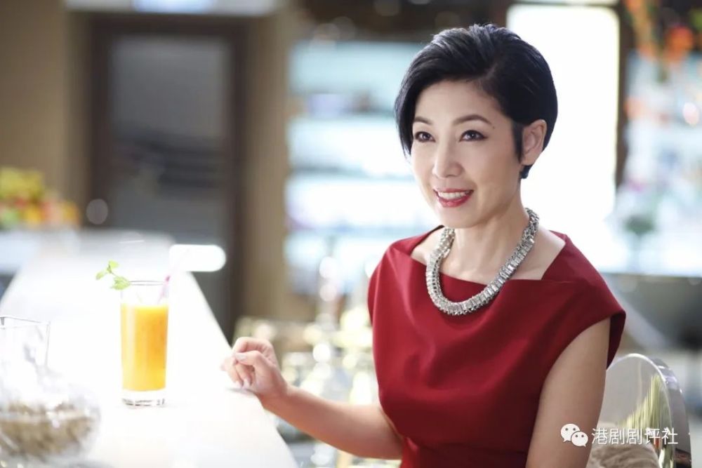 tvb|TVB娱乐主播透露与公司转签新合约，允许到其他电视台工作