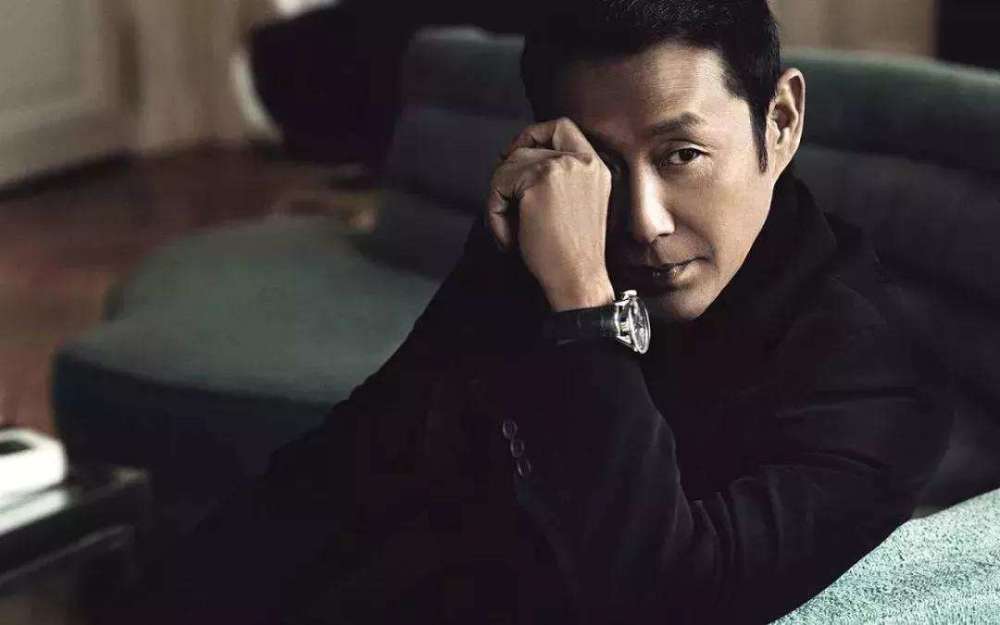 左小青|63岁老公身价百亿，左小青被宠成公主，谁说豪门都深似海？