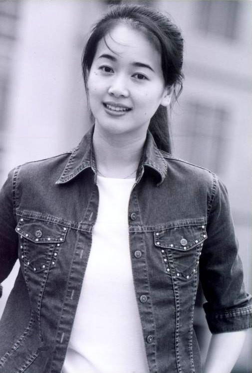 左小青|63岁老公身价百亿，左小青被宠成公主，谁说豪门都深似海？