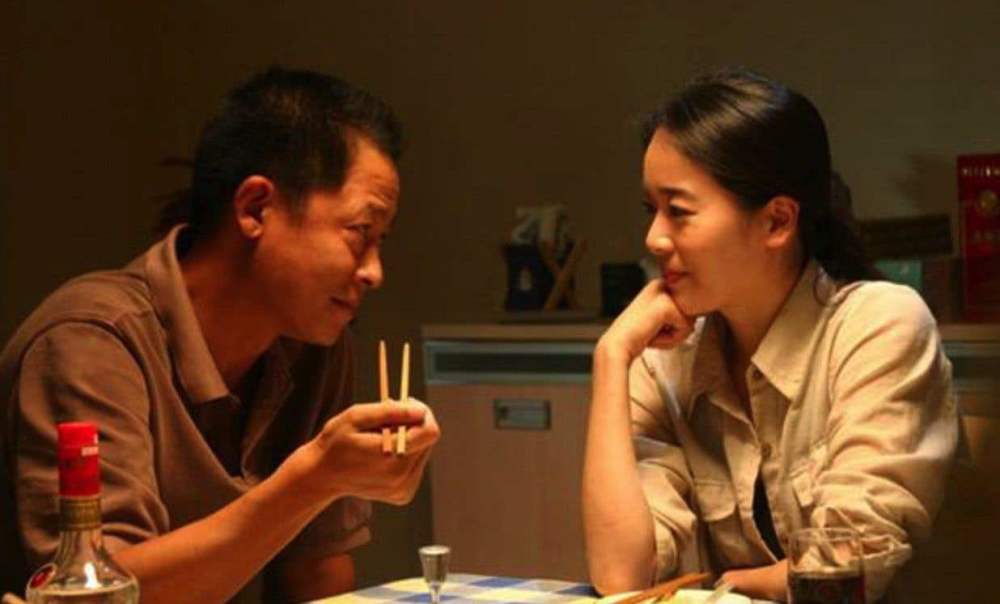 左小青|63岁老公身价百亿，左小青被宠成公主，谁说豪门都深似海？