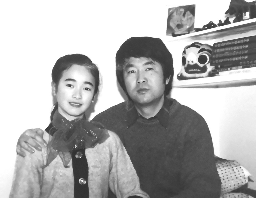 左小青|63岁老公身价百亿，左小青被宠成公主，谁说豪门都深似海？