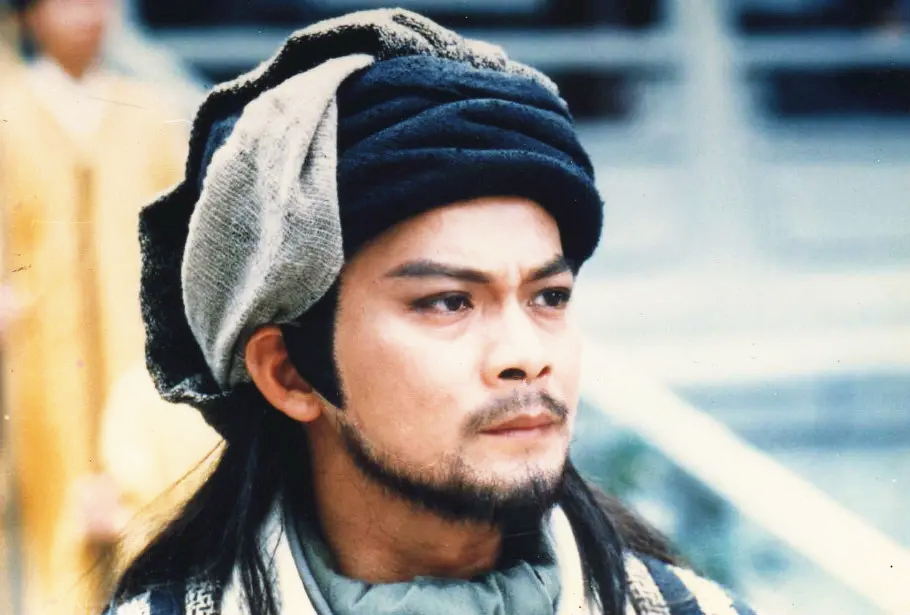 黄日华|黄日华与女儿同框笑容幸福，逐渐走出丧妻之痛，但身材消瘦略苍老