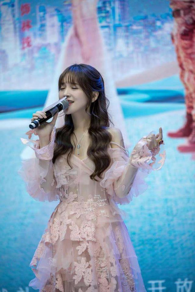 许嵩|金莎许嵩沈月聚会晒照，他们三个居然是朋友，我周震南了