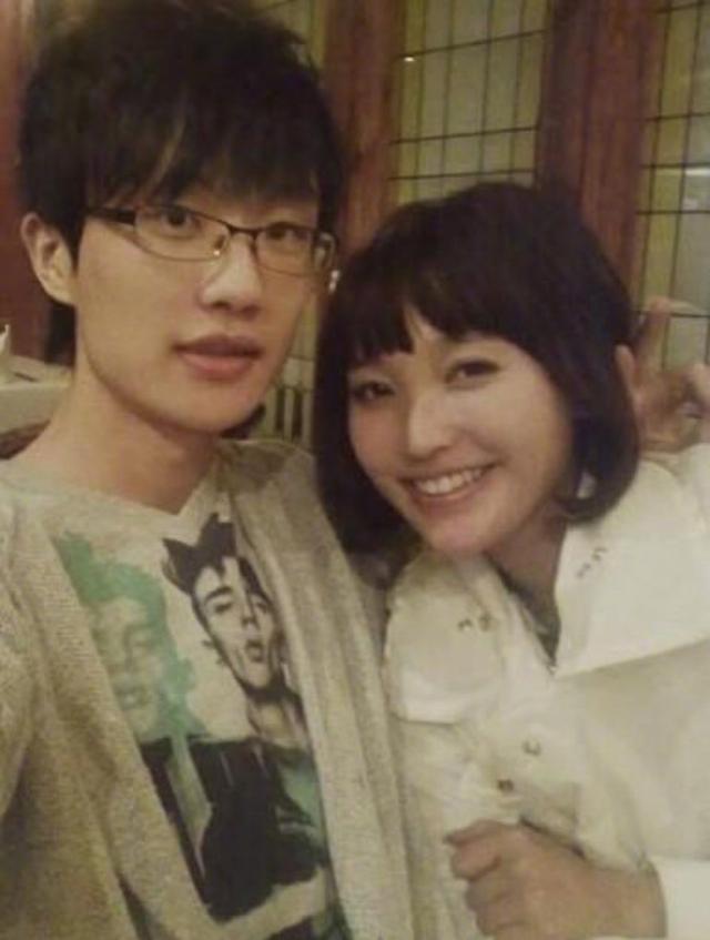 许嵩|金莎许嵩沈月聚会晒照，他们三个居然是朋友，我周震南了