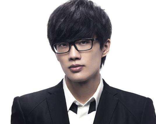 许嵩|金莎许嵩沈月聚会晒照，他们三个居然是朋友，我周震南了