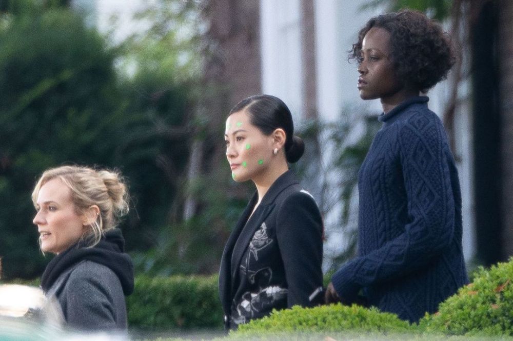 范冰冰|355预告片中，范冰冰首个镜头是不是后期合成？替身持枪照曝光