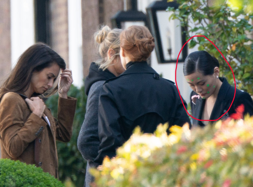 范冰冰|355预告片中，范冰冰首个镜头是不是后期合成？替身持枪照曝光