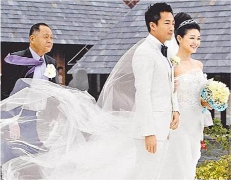 汪小菲|汪小菲凌晨为大s庆生坦言忍了一天没憋住：结婚十年，生日快乐