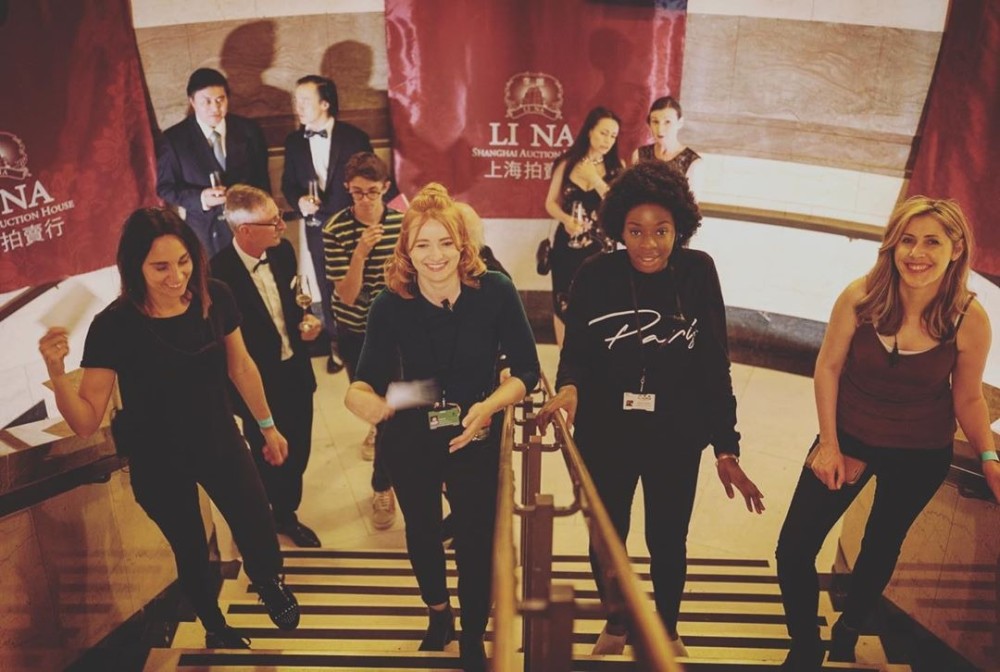 范冰冰|355预告片中，范冰冰首个镜头是不是后期合成？替身持枪照曝光