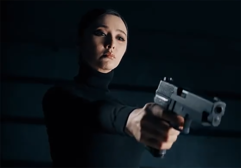 范冰冰|355预告片中，范冰冰首个镜头是不是后期合成？替身持枪照曝光