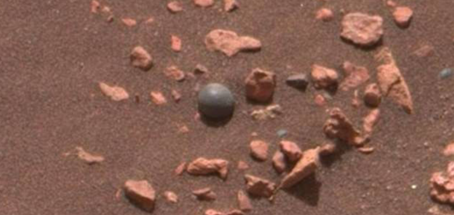 火星|好奇号登陆火星传回一张照片，发现有个球状物体，究竟是什么东西