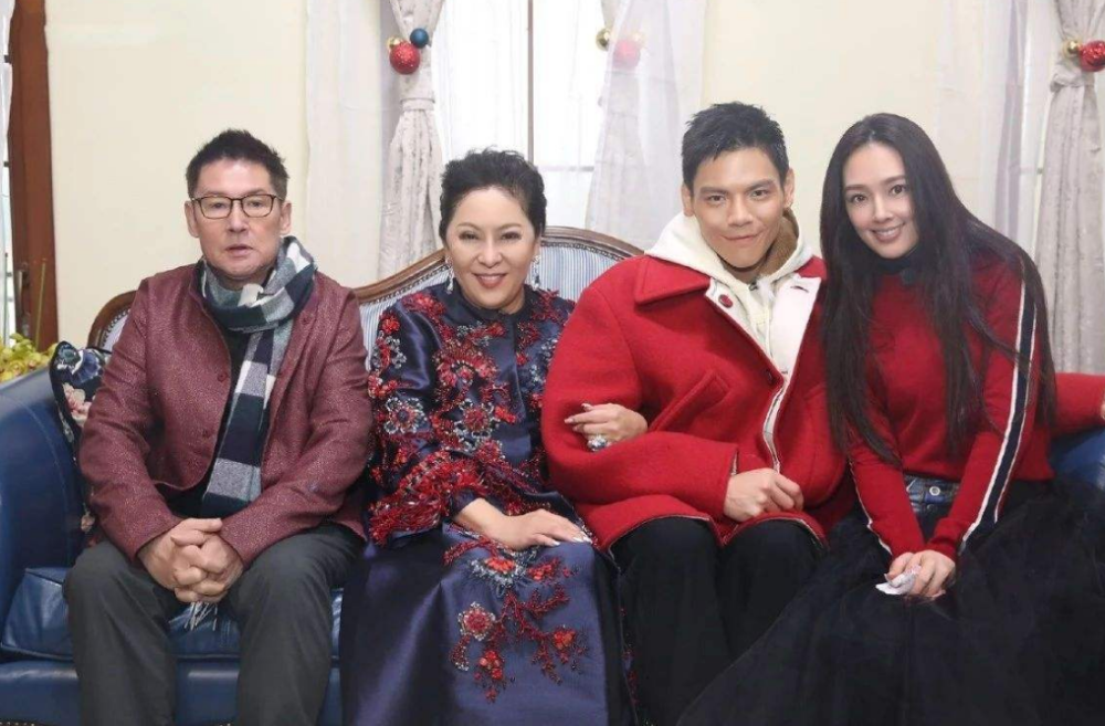 郭碧婷|传郭碧婷生女遭向太冷落逼生二胎，向太暖心陪产击碎谣言