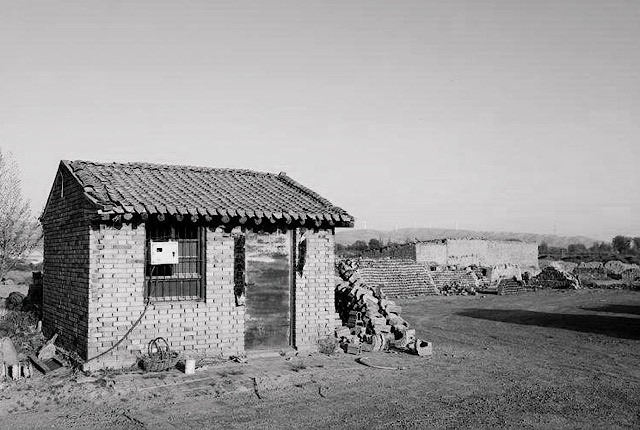 李大伟|民间故事：李大伟的儿女皆为跛腿，张贵则说：往东墙门楼下面挖