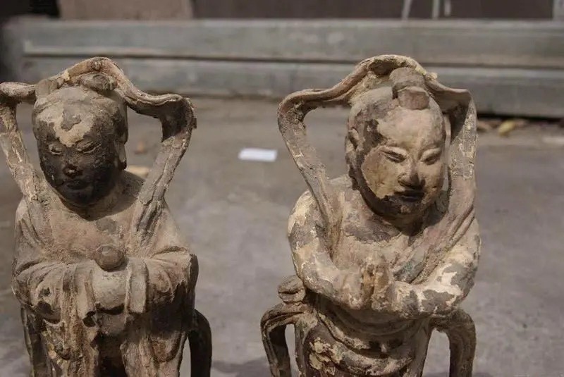 李大伟|民间故事：李大伟的儿女皆为跛腿，张贵则说：往东墙门楼下面挖