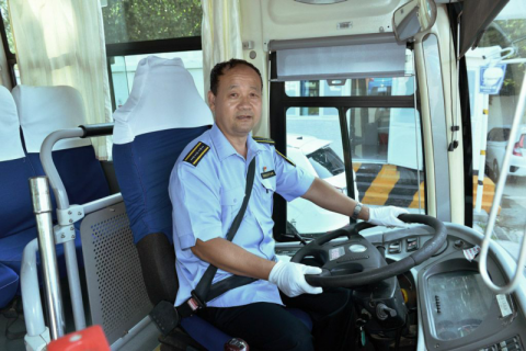 罗书强|关键时刻能冲上去的公交老兵——罗书强