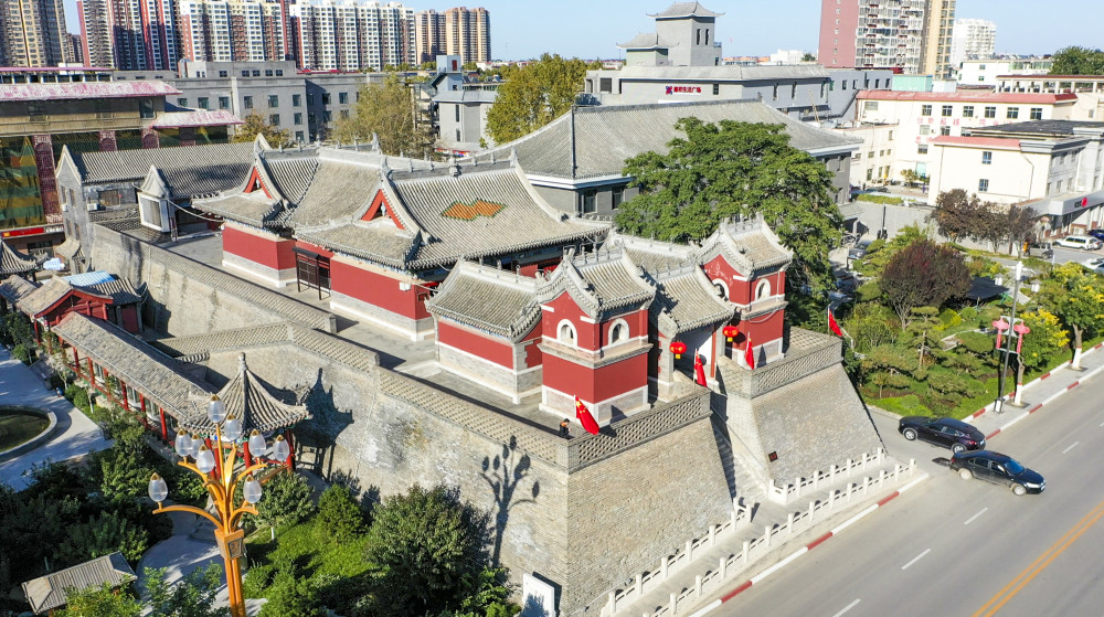 河北安平有座圣姑庙,庙内建筑结构堪称奇观,梁思成也曾慕名而来