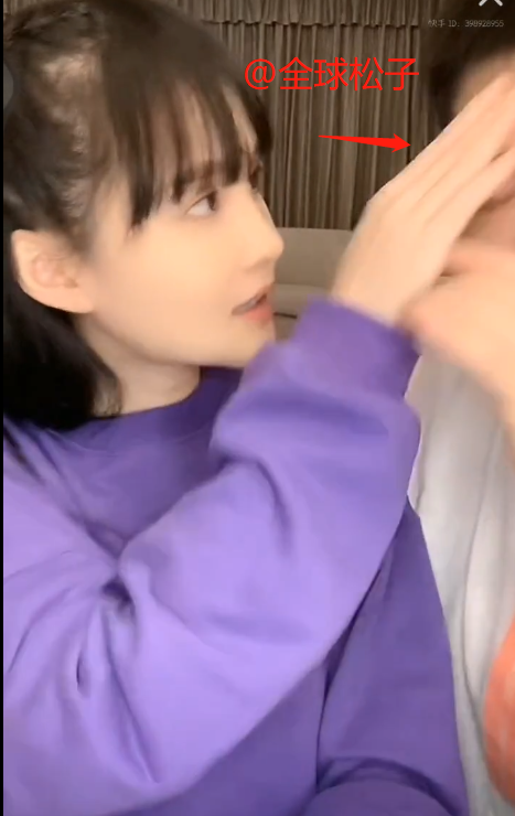 赵本山|赵本山儿女同框直播：球球为哥哥做口水面膜，牛牛搞笑天赋十足